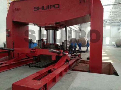 Dished head pressing machine