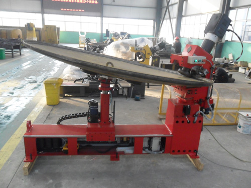 Automatic irregular dished head flanging