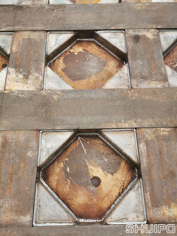 Compartments board intelligent welding robot welding effect (sinotruk site)