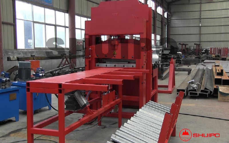 Corrugated board molding