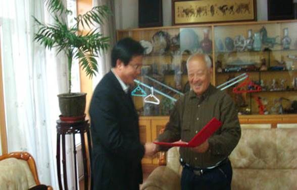蔡鹤皋院士与水泊焊割董事长刘宪福